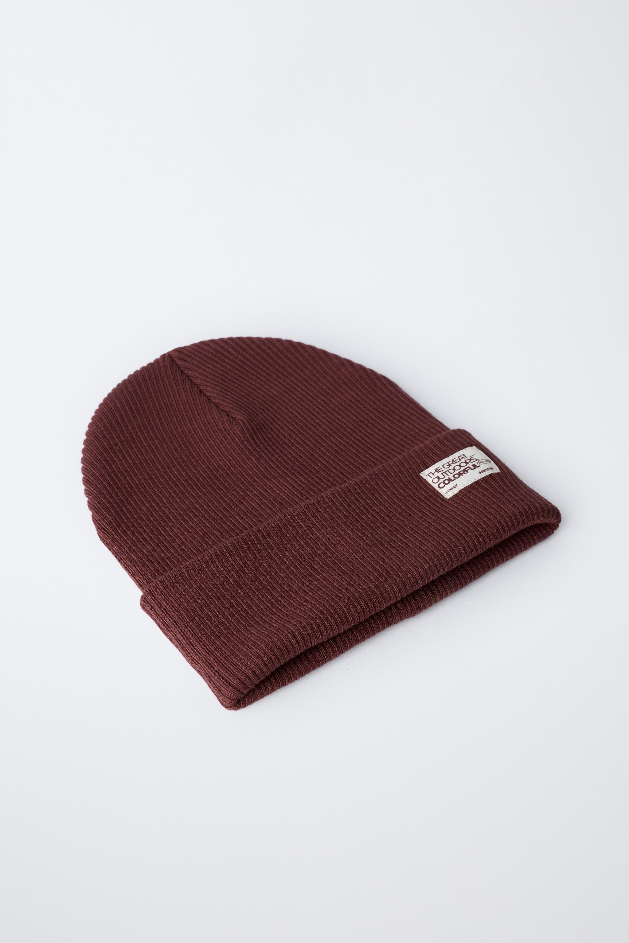 RIBBED KNIT HAT WITH LABEL